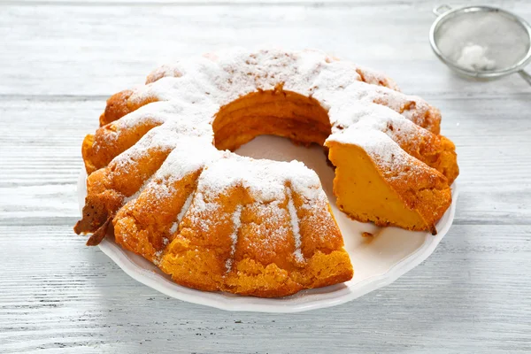 Delicious pumpkin cake on a plate — Stock Photo, Image