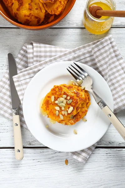 Deliciosos panqueques con calabaza —  Fotos de Stock