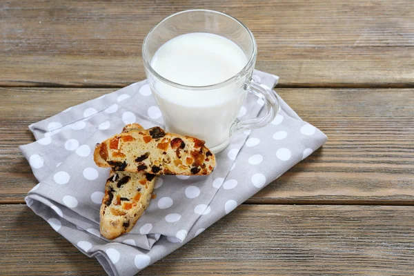 Cookies med en färsk mjölk — Stockfoto