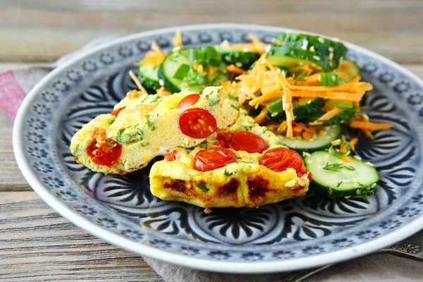 Leckere fritatta mit Gemüse — Stockfoto