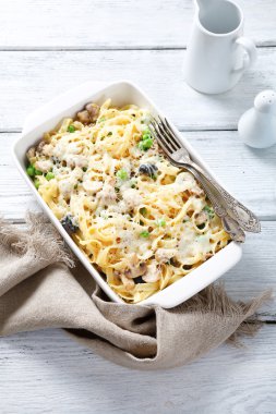 lezzetli pasta mozzarella peyniri ile