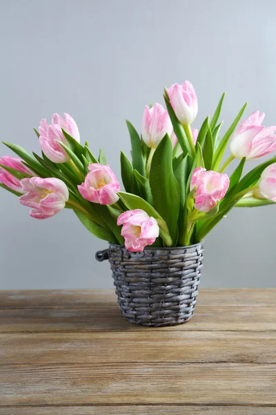 Bouquet de tulipes fraîches — Photo