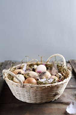 Sepetteki Paskalya yumurtaları 