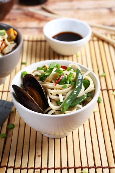 Japanese noodles with seafood — Stock Photo, Image