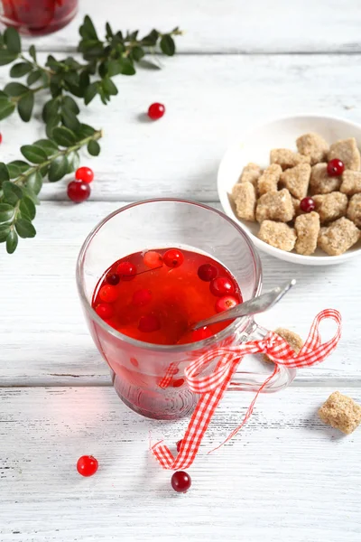 Té de arándano en una taza de vidrio — Foto de Stock