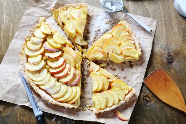 Heerlijke taart met appels — Stockfoto