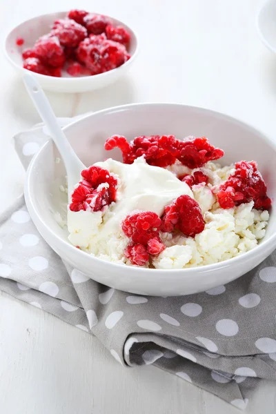 Cottage cheese with sour cream — Stock Photo, Image