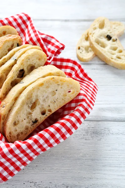 Pão italiano com recheio em um guardanapo — Fotografia de Stock