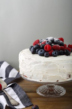 Tatlı çilek bir stand ile