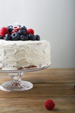 tatlı kek çilek ile