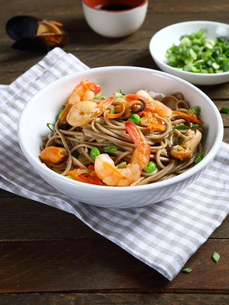 Noodles with shrimps — Stock Photo, Image