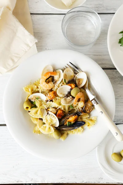 Nutritional pasta with seafood — Stock Photo, Image