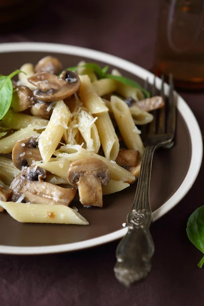 Heerlijke pasta met champignons — Stockfoto