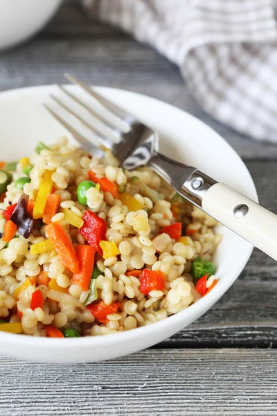 Quinoa σε ένα μπολ — Φωτογραφία Αρχείου