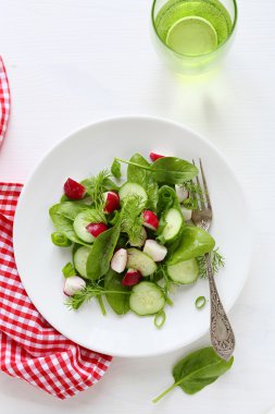 turp ve ıspanak salatası