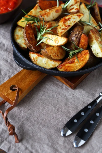 Deliziose fette di patate al forno — Foto Stock