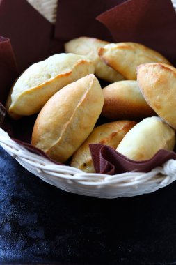 sepet sıcak börek
