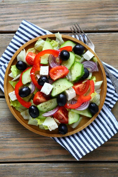 Greek salad with feta cheese — Stock Photo, Image