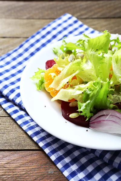 Ensalada deliciosa con verduras — Foto de Stock