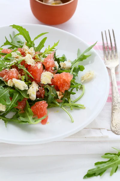 Salad with slices of roquefort — Stock Photo, Image