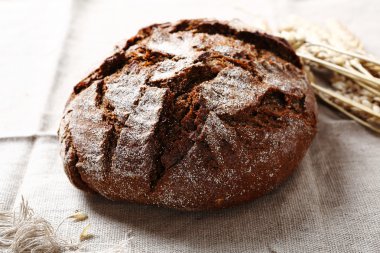 Peçeteye taze ekmek