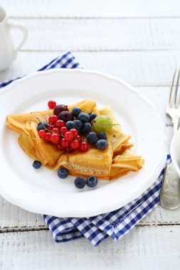 yabani çilek ile Pancakes