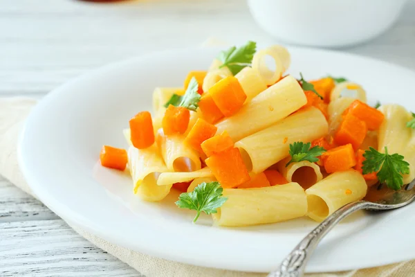 Nutritional penne with vegetables — Stock Photo, Image