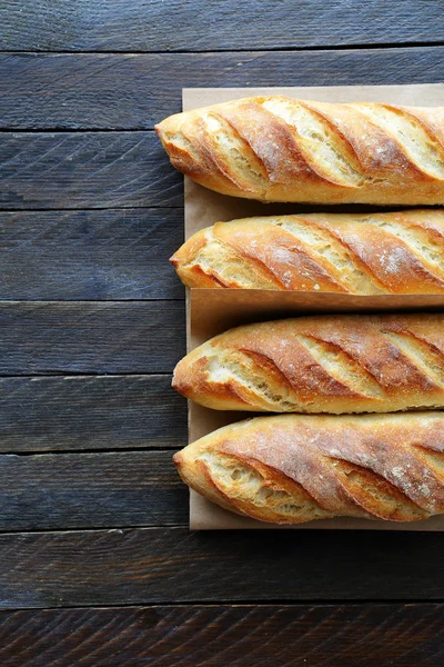 4 つのカリカリのフランスパン — ストック写真