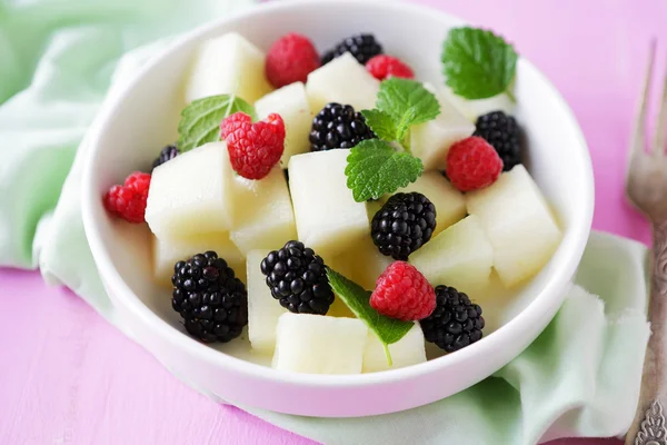 Salad with melon and blackberries — Stock Photo, Image