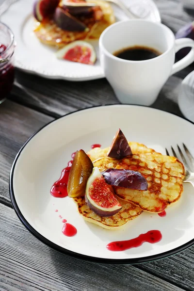 Pannenkoeken met vijgen — Stockfoto