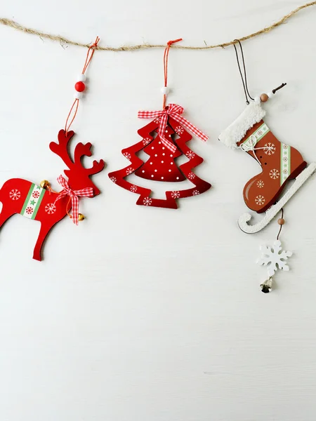 Деревянные винтажные рождественские украшения — стоковое фото