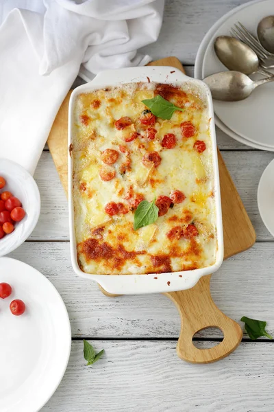 Friss lasagna sajttal — Stock Fotó