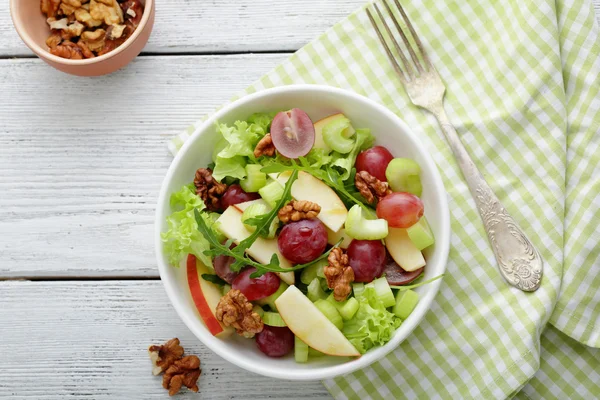 Healthy salad with green apple and celery — Stock Photo, Image