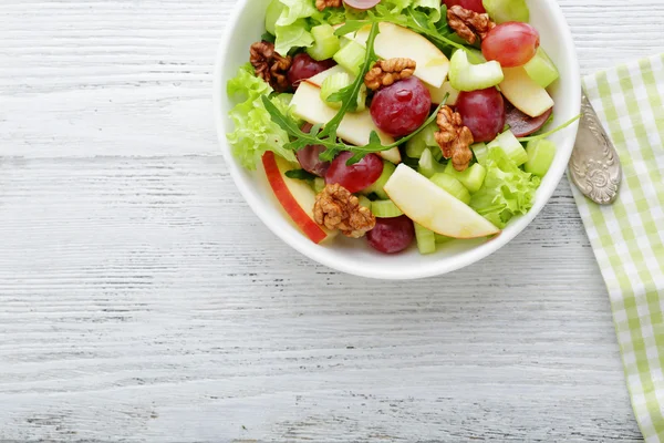 Vinter salald med äpple och selleri — Stockfoto