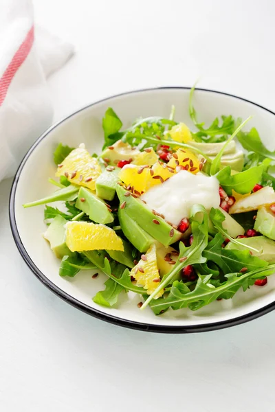 Avocadosalat mit Orange — Stockfoto