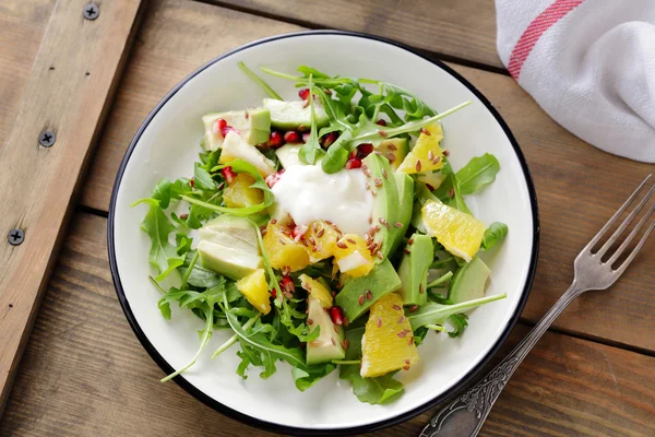 Fräsch orange sallad med grädde — Stockfoto