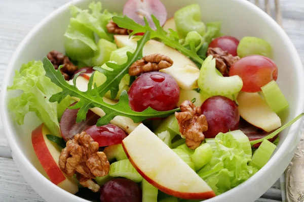 Salada de legumes de inverno fresco — Fotografia de Stock