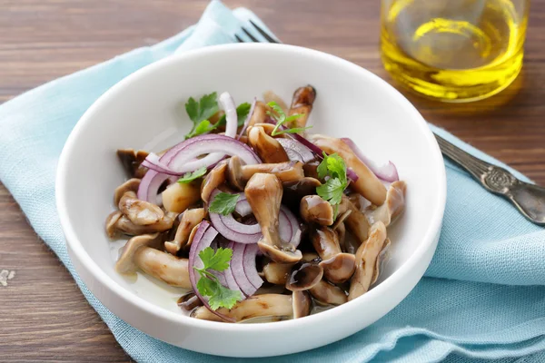 Mushrooms salad with onion — Stock Photo, Image