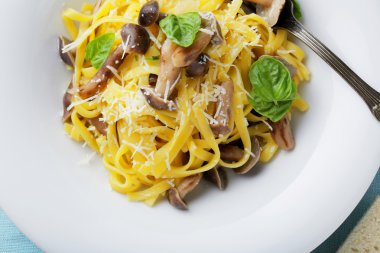 taze makarna mantar ile