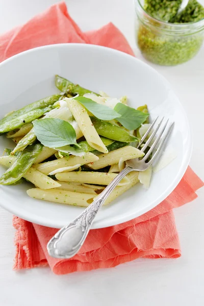 Spring pasta with green peas — Stock Photo, Image