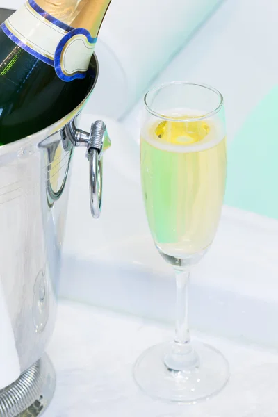 Champagne and Jacuzzi Spa — Stock Photo, Image