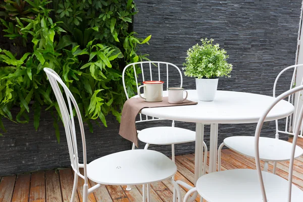 Mesa de café ao ar livre — Fotografia de Stock