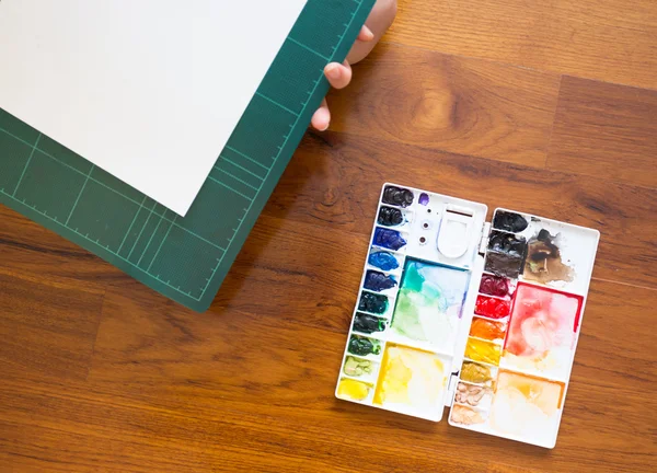 Paintbrush and paint palette — Stock Photo, Image