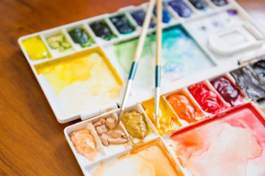 Fırça ve boya palet