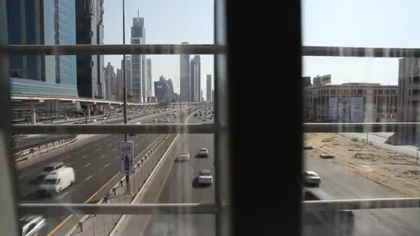 Dubay Verkehr von einem erhöhten Gehweg aus gesehen — Stockvideo