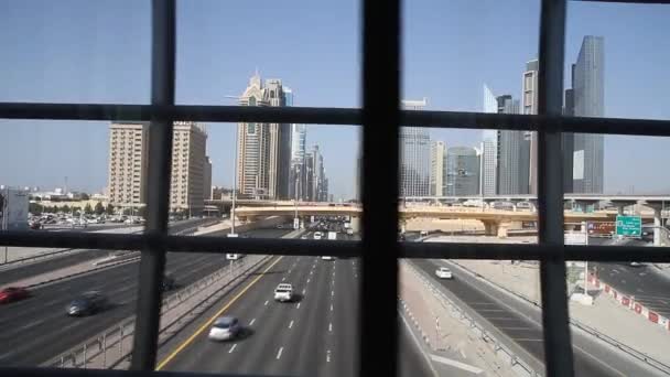 Dubay traffic seen from an elevated walkway — Stock Video