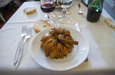 Carciofi alla romana