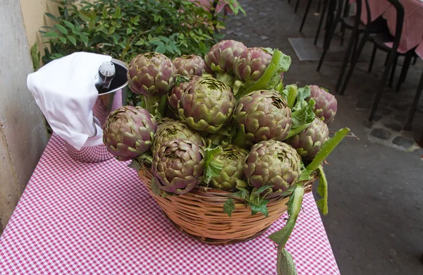 Roman artichokes — Stock Photo, Image