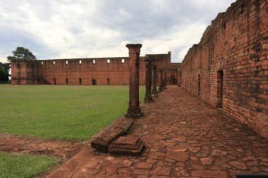 Jess de Tavarange 'ın Paraguay' daki Cizvit Görev Harabeleri