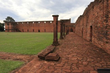 Jess de Tavarange 'ın Paraguay' daki Cizvit Görev Harabeleri